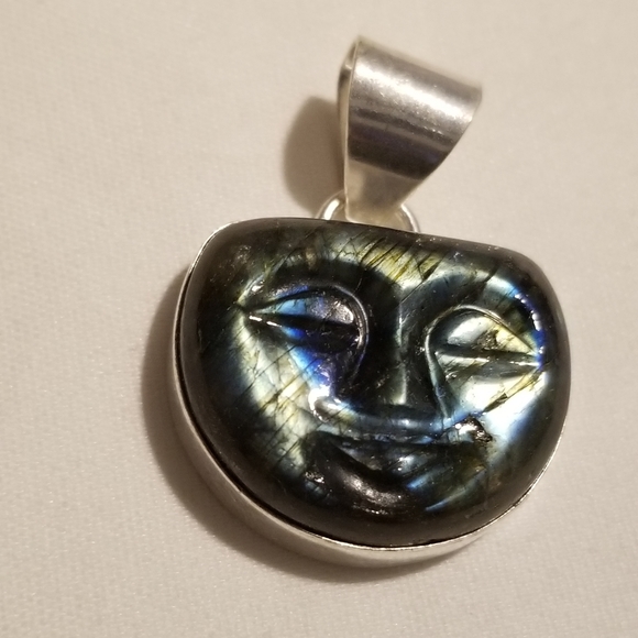 Sold on whatnot 🌻*Vintage Goddess Labradorite Silver Pendant - Picture 3 of 6